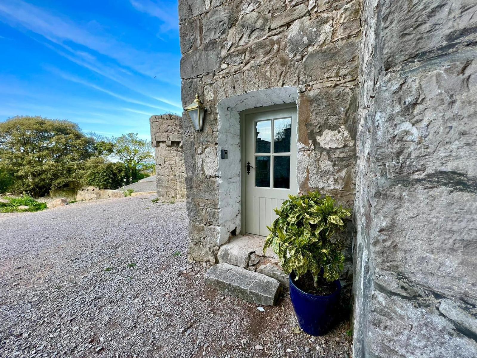 Tan-Yr-Ogo Gate Lodge, Gwrych Castle Llanddulas Εξωτερικό φωτογραφία